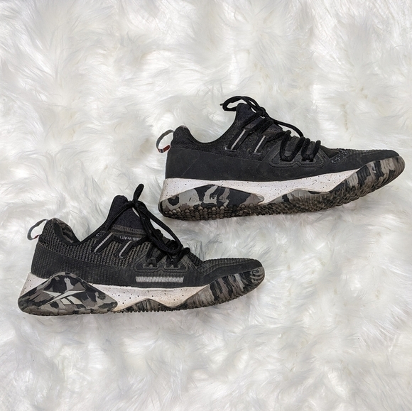 Reebok JJ Watt 3 Valor Edition Men's Black and Grey Reebok Sneakers Size 8 - Picture 1 of 8